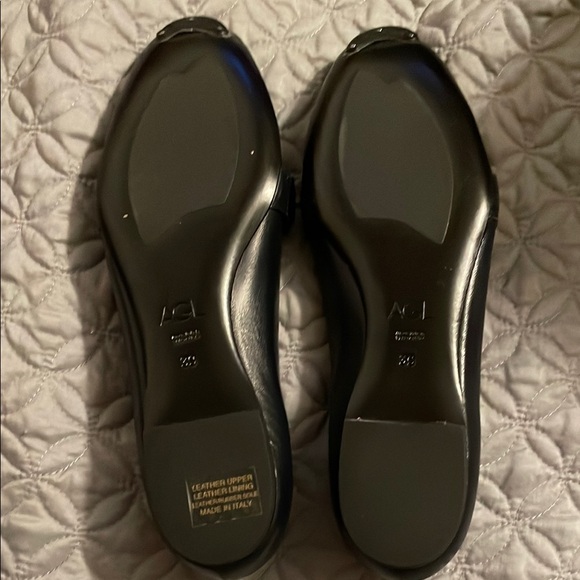 AGL Dark Navy Loafers with Chain Detail - Picture 4 of 4